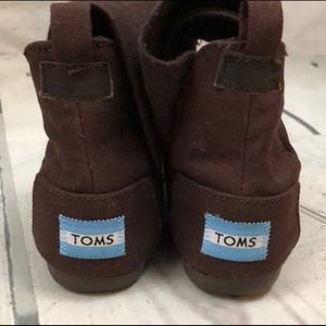 TOMS wrap boot